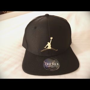 Black/Gold Jordan Hat (NEVER WORN)